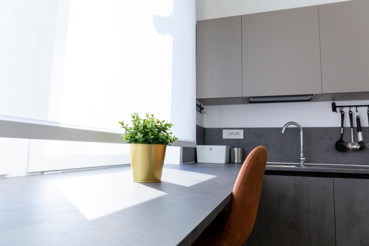 7Th Floor Apartment Foggia Luaran gambar