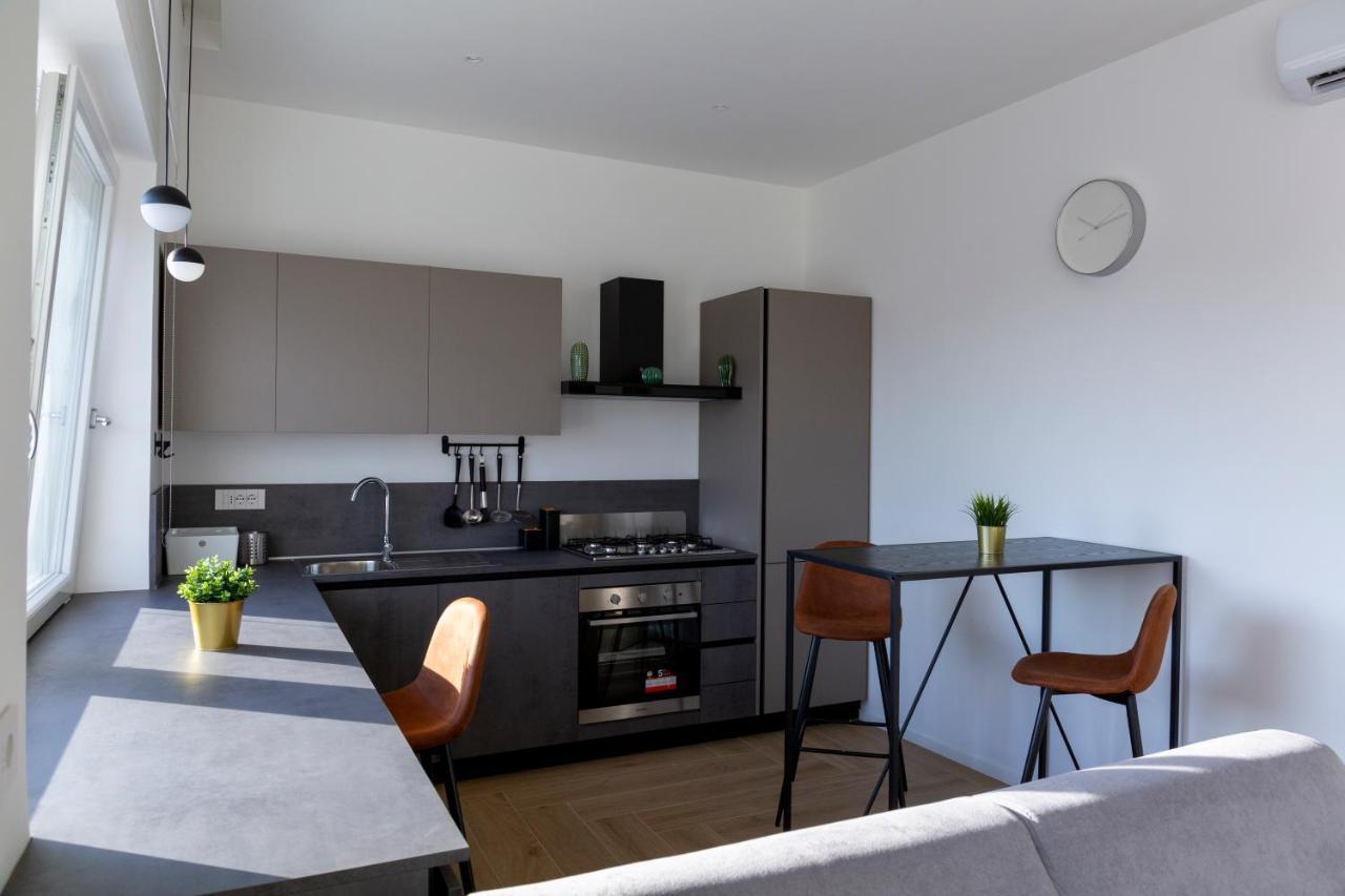 7Th Floor Apartment Foggia Luaran gambar